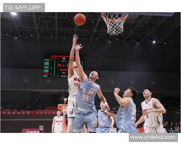 篮球明星切磋技艺交流赛引发球迷热潮共同见证篮球魅力的巅峰对决